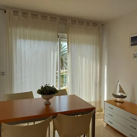 145 Playa Esmeralda, 1-7 Apartment